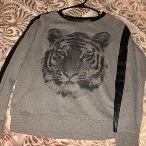 Tiger pull over sweater